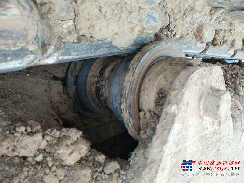 河南出售转让二手8000小时2009年现代R55挖掘机