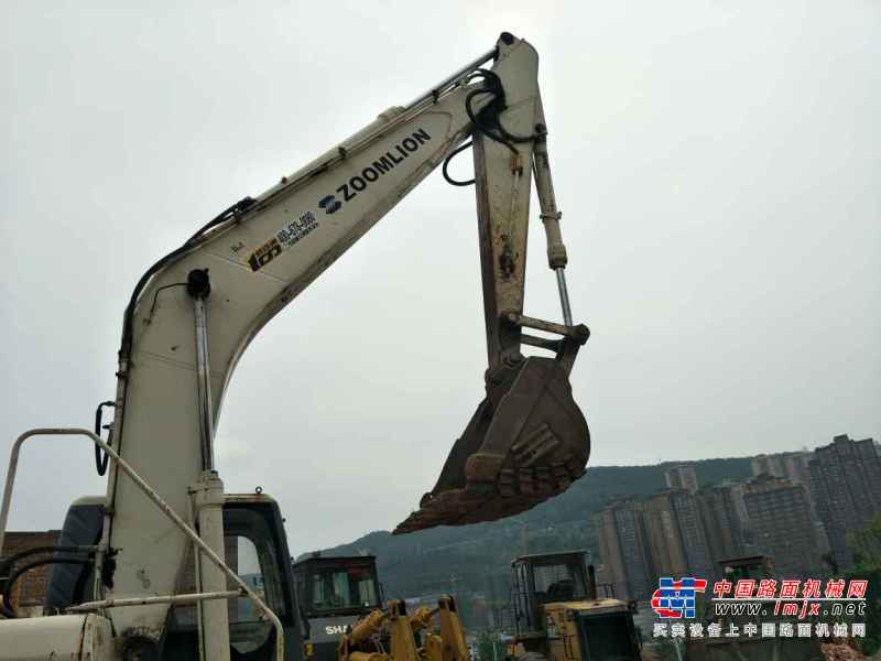 四川出售转让二手8000小时2011年中联重科ZE205E挖掘机