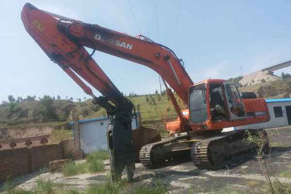 山西出售转让二手8800小时2010年斗山DH300LC挖掘机