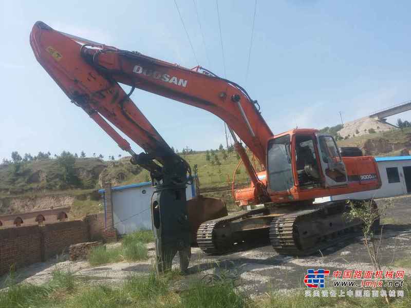 山西出售转让二手8800小时2010年斗山DH300LC挖掘机