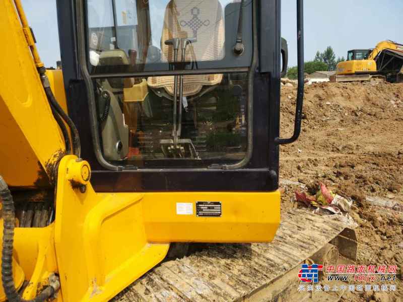 河南出售转让二手1500小时2015年福田雷沃FR65V8挖掘机