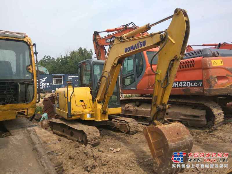 山东出售转让二手9000小时2011年小松PC56挖掘机