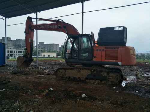 江西出售转让二手8000小时2010年日立ZX200挖掘机
