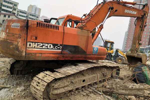 河南出售转让二手12000小时2007年斗山DH220挖掘机