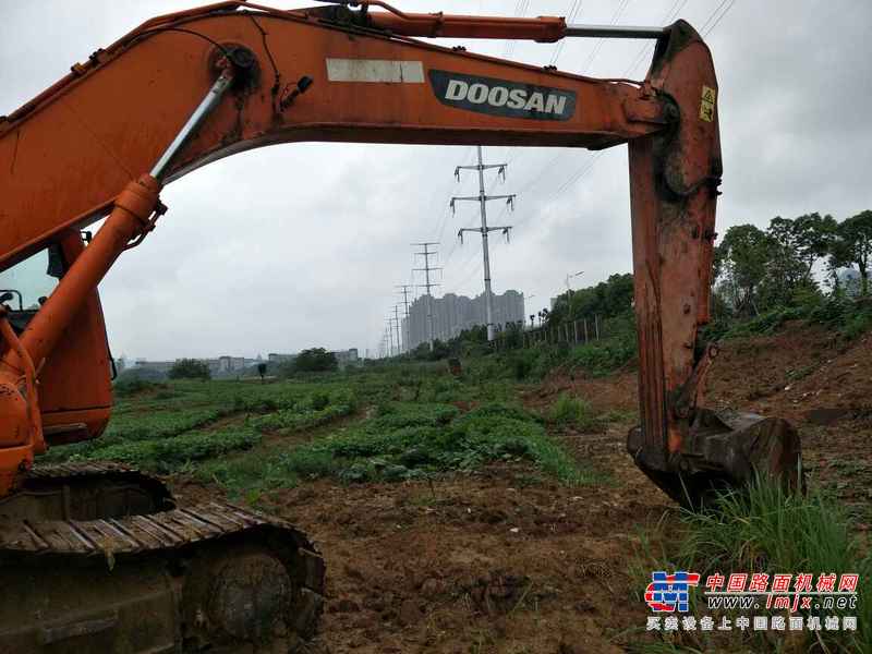 江西出售转让二手9000小时2011年斗山DH215挖掘机
