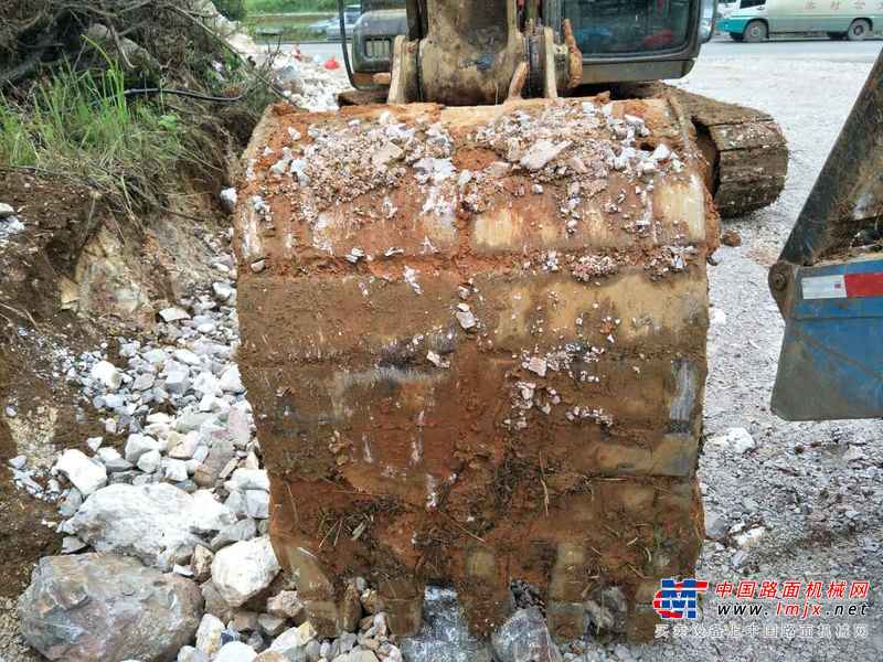 贵州出售转让二手5000小时2012年日立ZX120挖掘机