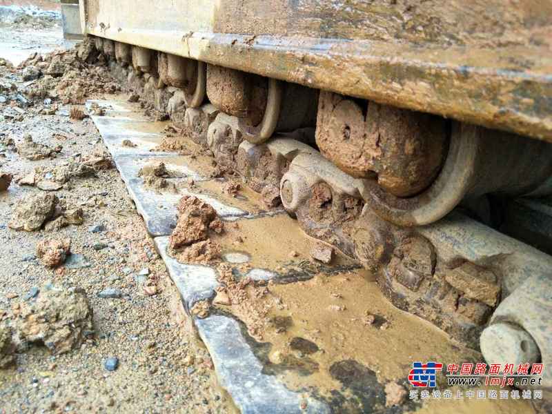 贵州出售转让二手12000小时2010年柳工225C挖掘机