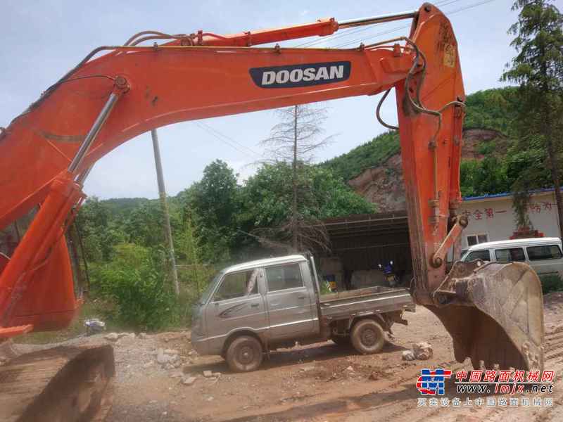 陕西出售转让二手8400小时2009年斗山DH215挖掘机