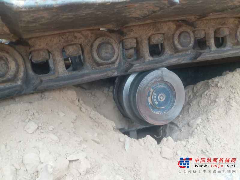 山西出售转让二手12000小时2005年现代R220挖掘机