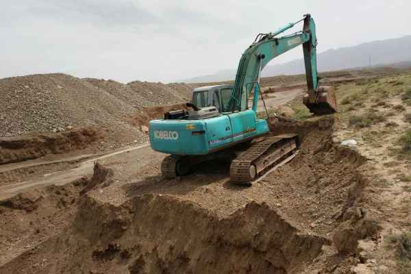 内蒙古出售转让二手13000小时2007年神钢SK250LC挖掘机