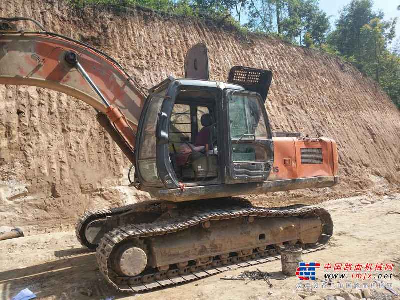 云南出售转让二手2529小时2012年日立ZX240挖掘机