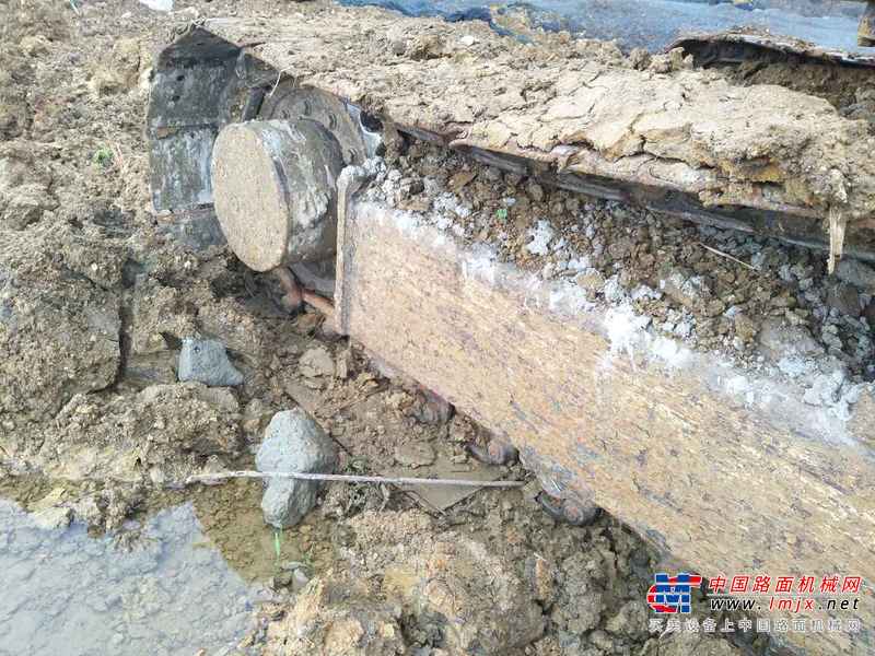 河南出售转让二手3000小时2011年龙工LG6065挖掘机
