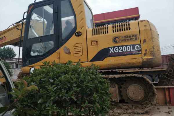 河南出售转让二手2583小时2015年厦工XG815LC挖掘机