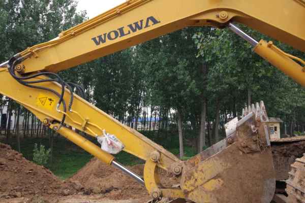 山东出售转让二手400小时2015年沃尔华DLS890挖掘机