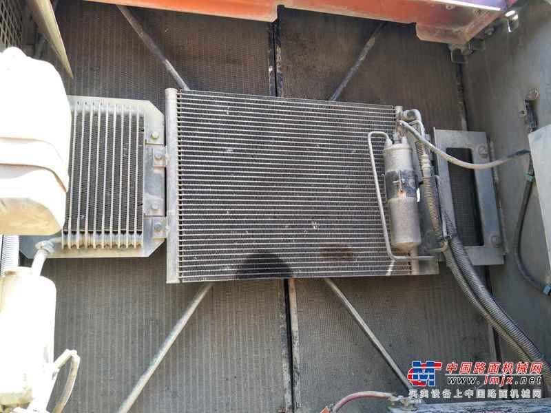 云南出售转让二手10231小时2009年日立ZX240挖掘机