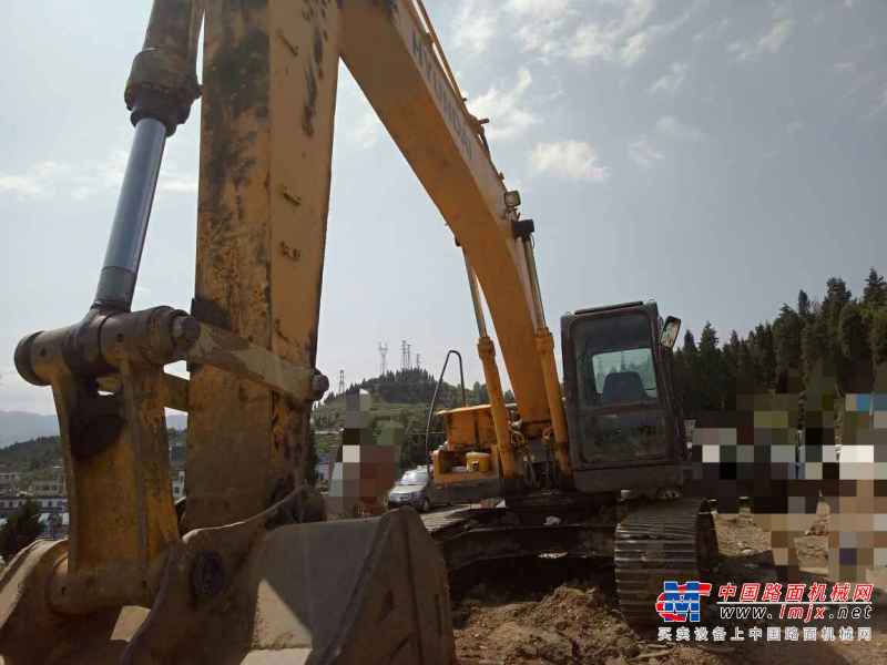 贵州出售转让二手13000小时2010年现代R225挖掘机