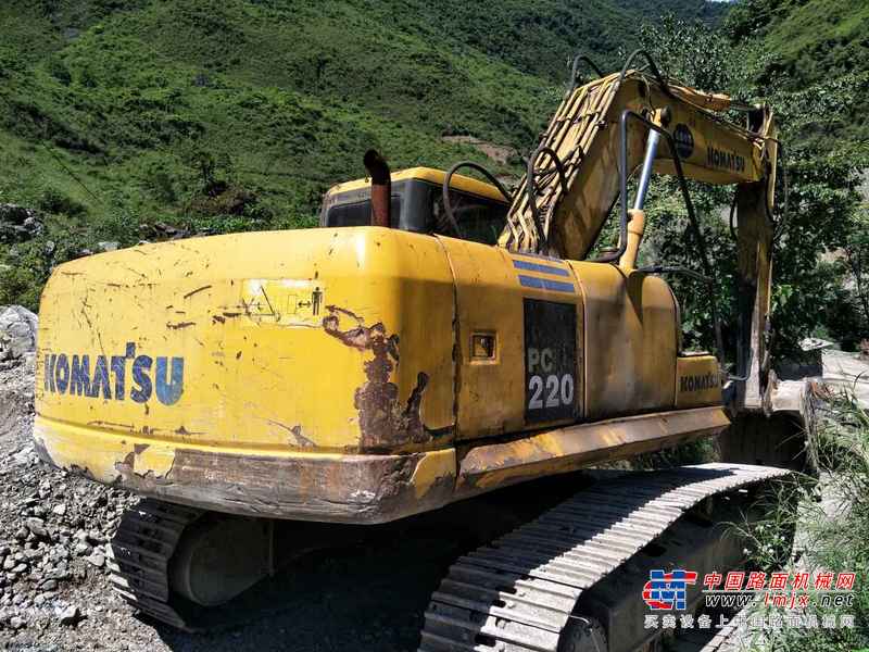 云南出售转让二手14235小时2006年小松PC220挖掘机