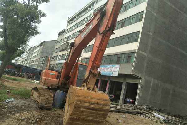江西出售转让二手10000小时2010年斗山SL258LC挖掘机