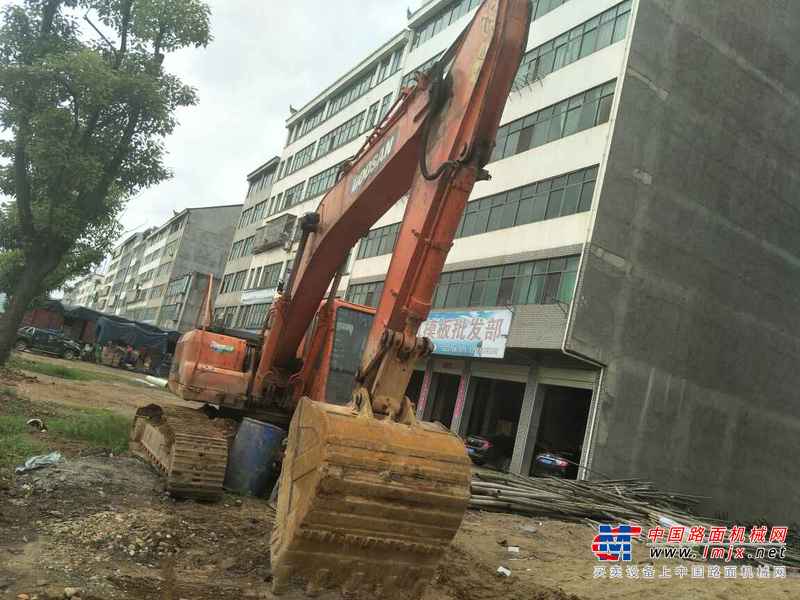 江西出售转让二手10000小时2010年斗山SL258LC挖掘机