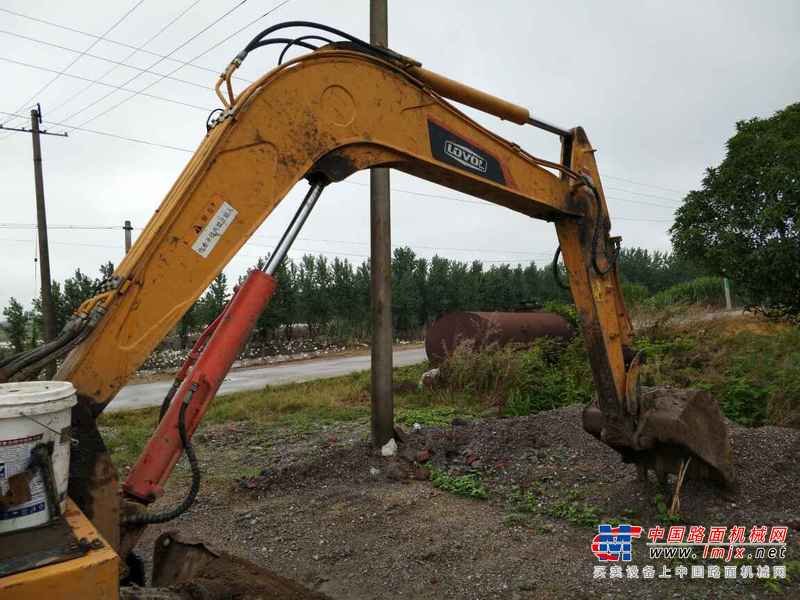 安徽出售转让二手8000小时2012年福田雷沃FR65V8挖掘机