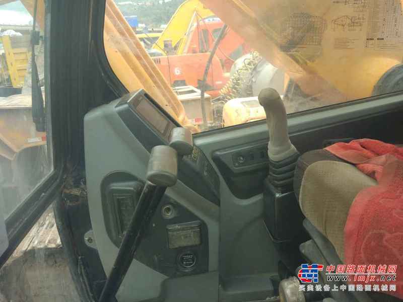 云南出售转让二手6000小时2011年现代R335LC挖掘机
