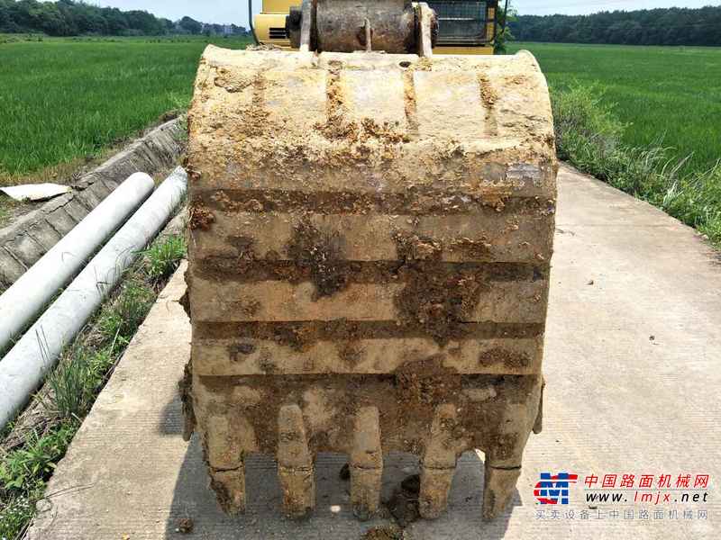 江西出售转让二手3800小时2013年小松PC200挖掘机