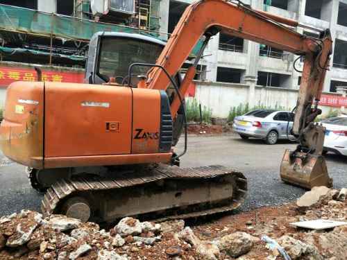 湖南出售转让二手8000小时2011年日立ZX70挖掘机