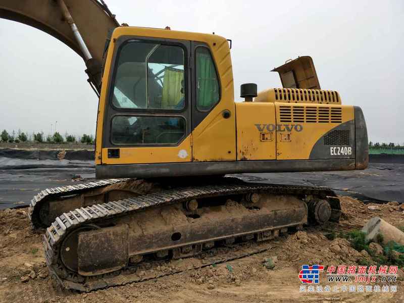 河南出售转让二手13064小时2009年沃尔沃EC240B挖掘机