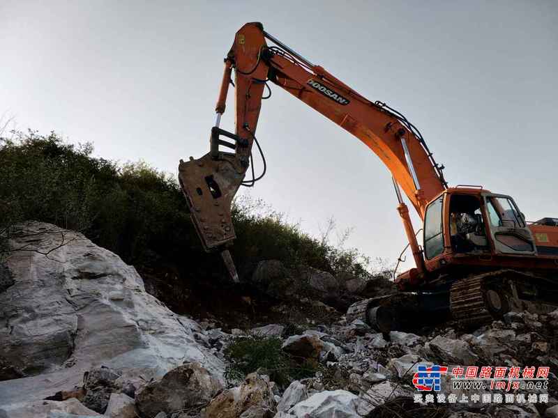 安徽出售转让二手8000小时2012年斗山DH500LC挖掘机