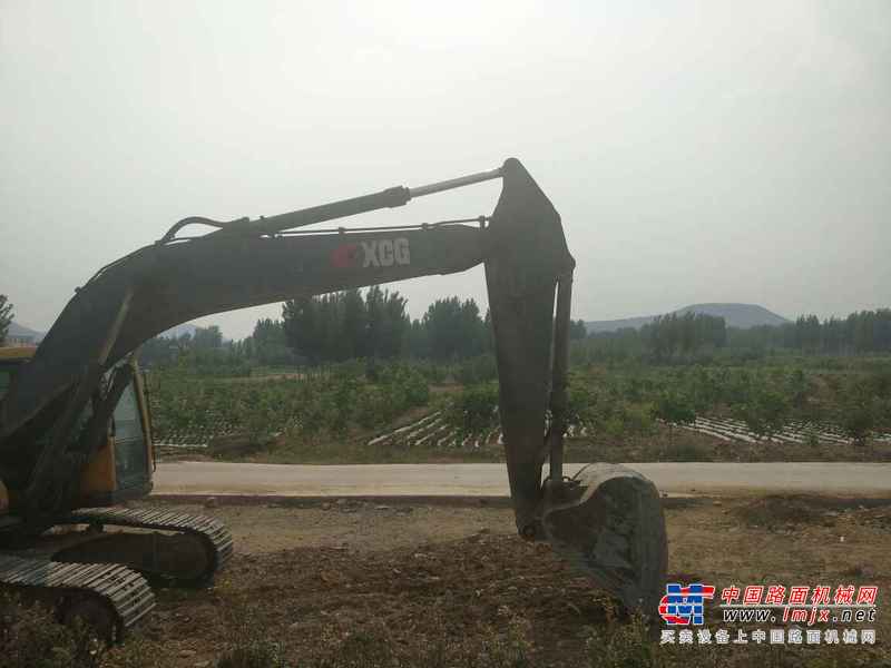 山东出售转让二手8000小时2011年徐挖XCG240LC挖掘机