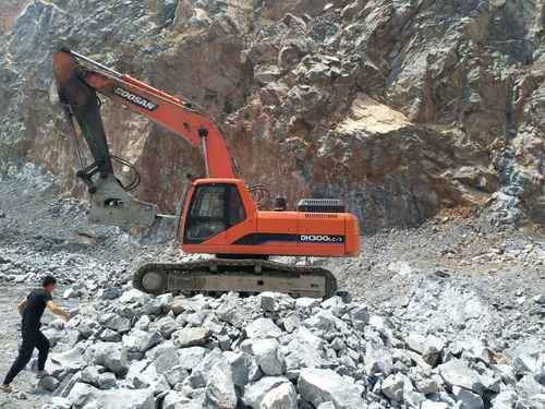 河北出售转让二手9000小时2014年斗山DH300挖掘机
