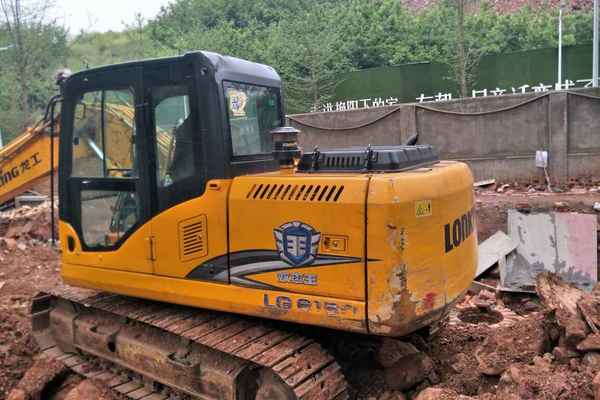 四川出售转让二手3400小时2014年龙工LG6150挖掘机