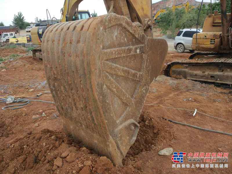 云南出售转让二手6500小时2009年卡特彼勒320D挖掘机