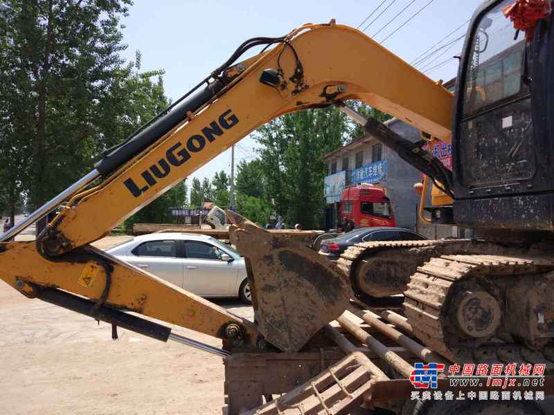 山东出售转让二手2100小时2012年柳工CLG909D挖掘机
