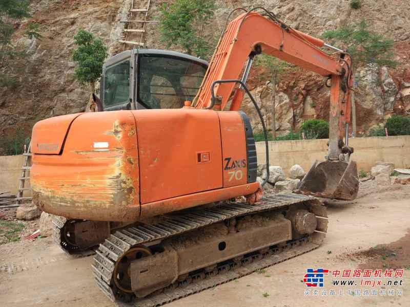 云南出售转让二手8356小时2011年日立ZX70挖掘机