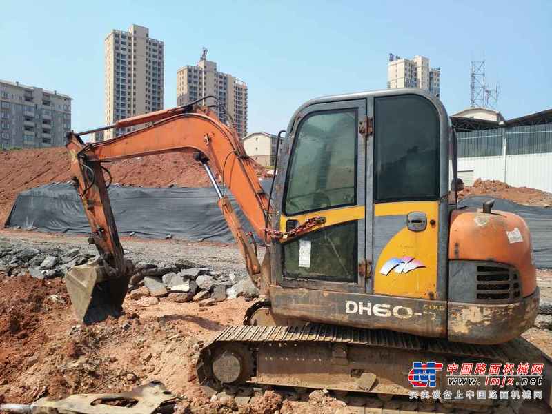 江西出售转让二手9000小时2010年斗山DH60挖掘机