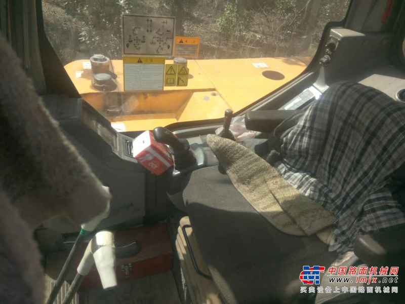 山西出售转让二手5000小时2012年龙工LG6060挖掘机