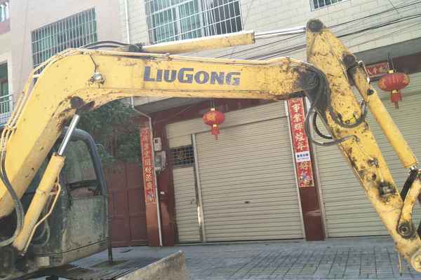 贵州出售转让二手8410小时2010年柳工CLG908C挖掘机