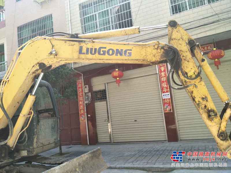 贵州出售转让二手8410小时2010年柳工CLG908C挖掘机