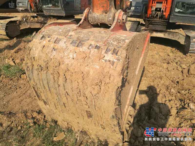 安徽出售转让二手9800小时2011年日立ZX200挖掘机
