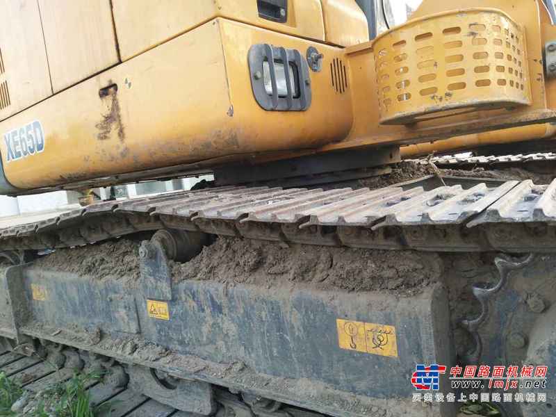江苏出售转让二手8000小时2011年徐工XE65D挖掘机