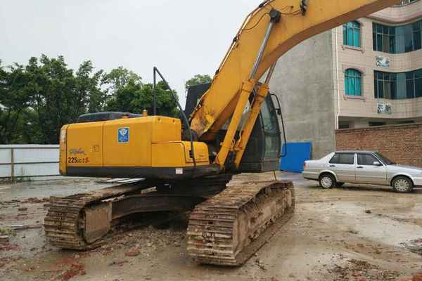 云南出售转让二手8100小时2010年现代R225LC挖掘机