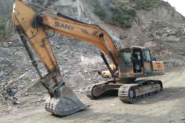 甘肃出售转让二手4000小时2013年三一重工SY285C挖掘机