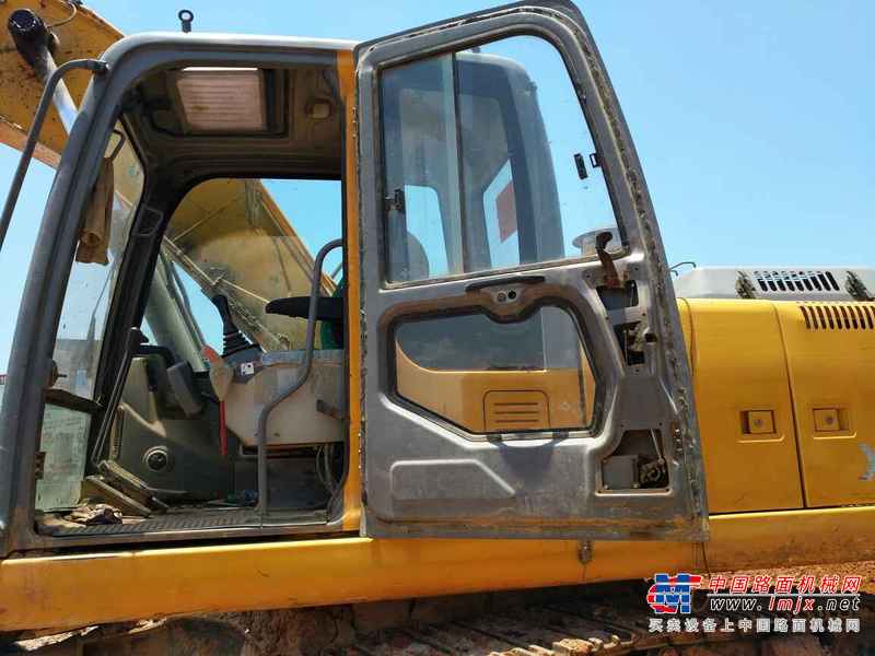 江西出售转让二手6800小时2011年徐工XE250挖掘机