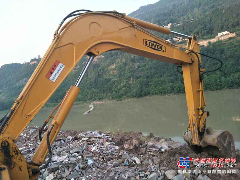 四川出售转让二手8000小时2009年福田雷沃FR60挖掘机