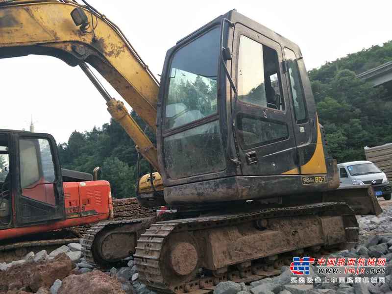四川出售转让二手8000小时2009年现代R80挖掘机