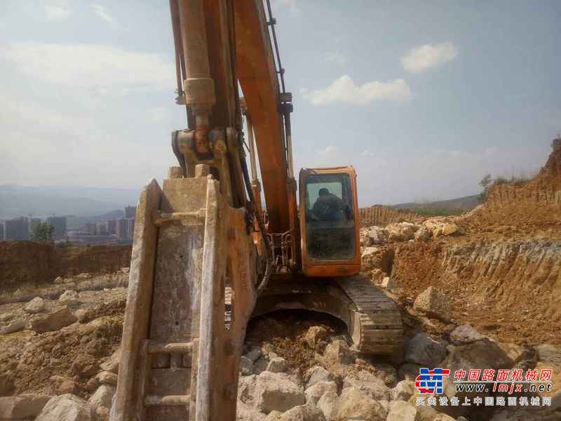 贵州出售转让二手10000小时2009年斗山DH225LC挖掘机