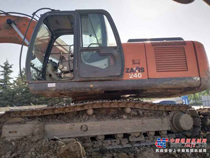 江苏出售转让二手8790小时2010年日立ZX240挖掘机