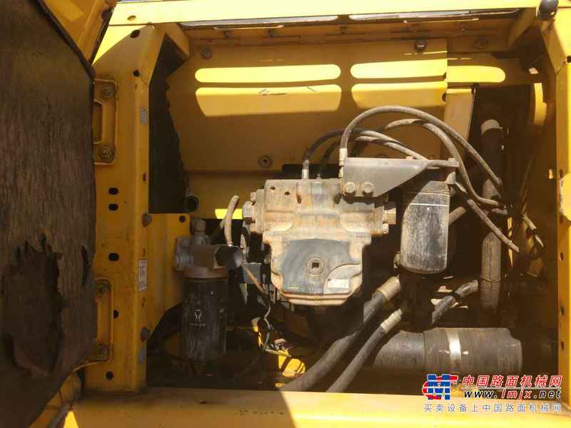 陕西出售转让二手6800小时2010年小松PC220挖掘机