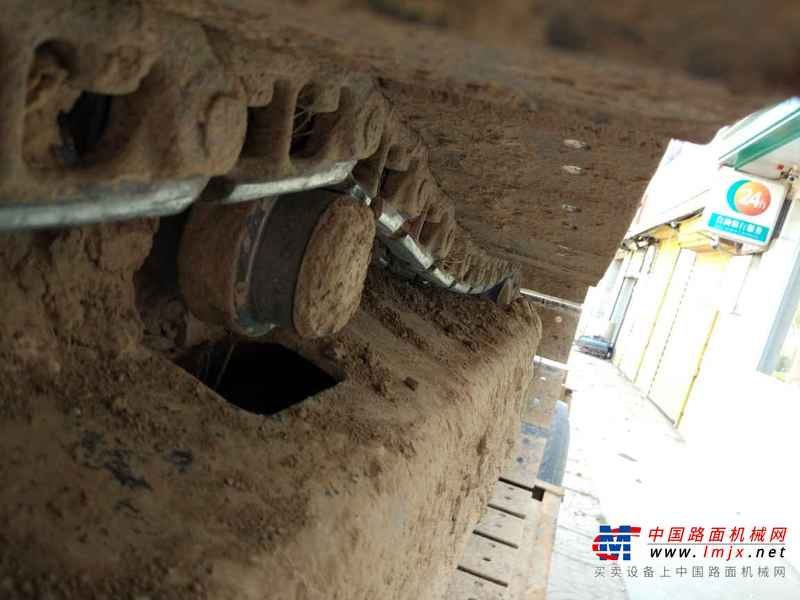 山东出售转让二手4200小时2013年龙工LG6075挖掘机